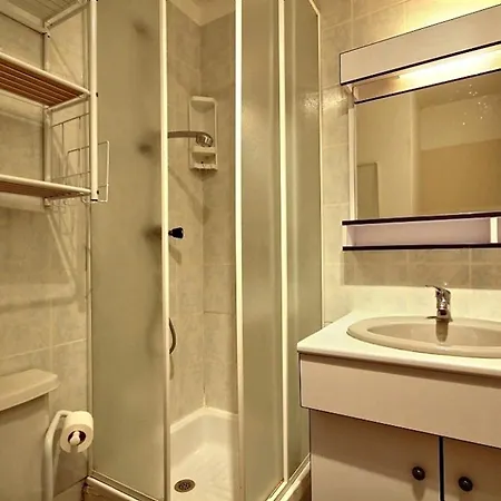 Cosy 2 Personnes Au Pied Des Pistes, Vue Montagne - Fr-1-455-49 *